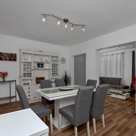 Apartment Sabina Макарска Екстериор снимка
