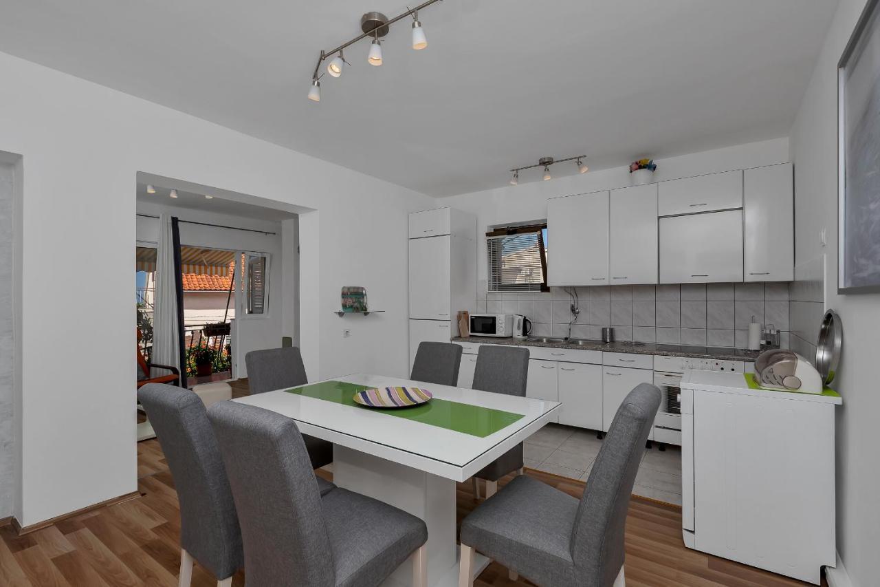 Apartment Sabina Макарска Екстериор снимка