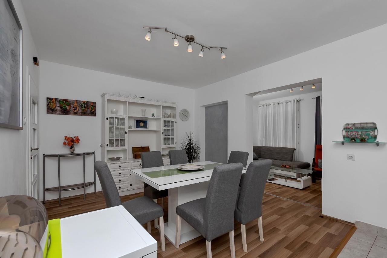Apartment Sabina Макарска Екстериор снимка